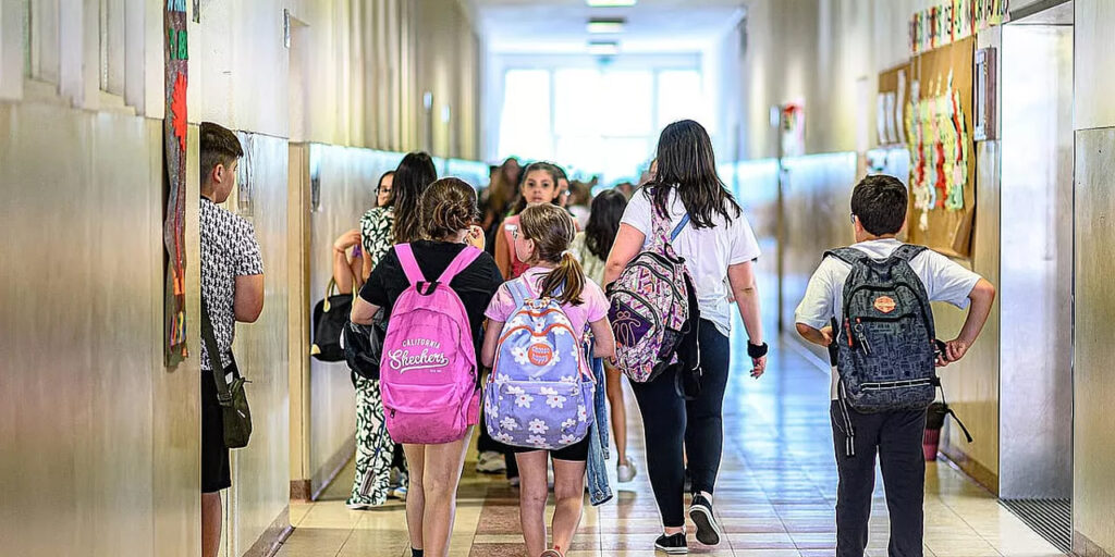 Clan lança campanha nacional de recrutamento para preparar regresso às aulas com 120 vagas em 33 lojas