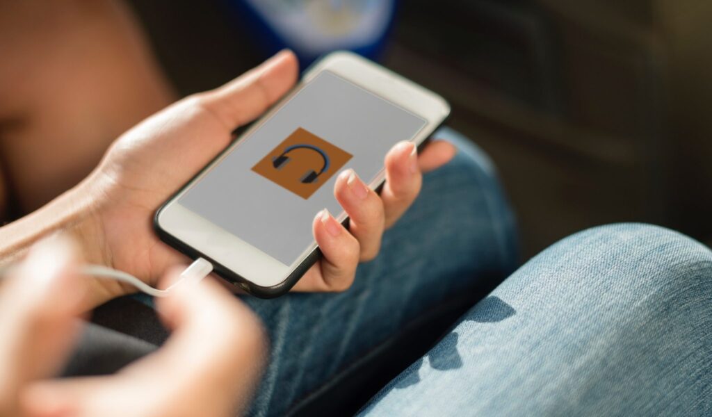 Mais de 1,3 milhões de portugueses ouvem rádio no telemóvel