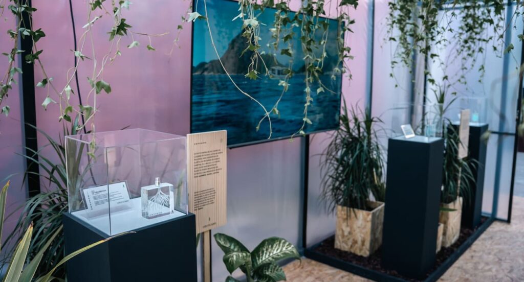 “Extinto”, do Boticário, no LX Factory, até 22 de Junho: Instalação convida a sentir os aromas ameaçados antes que desapareçam