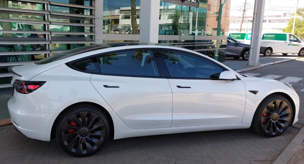 Europcar Mobility Group rumo à eletrificação da frota com novos Tesla