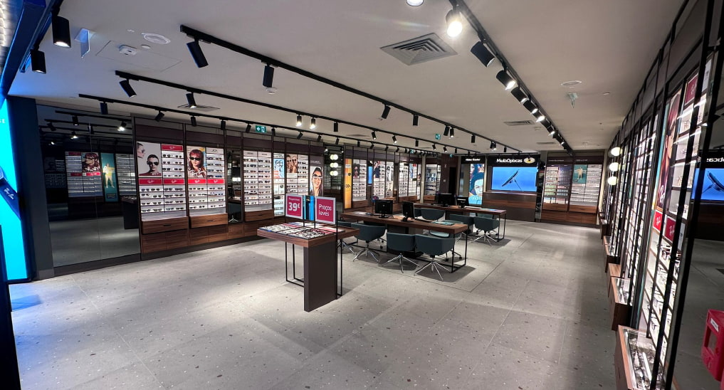 Multiopticas reabre loja da Estação Viana Shopping com novo conceito