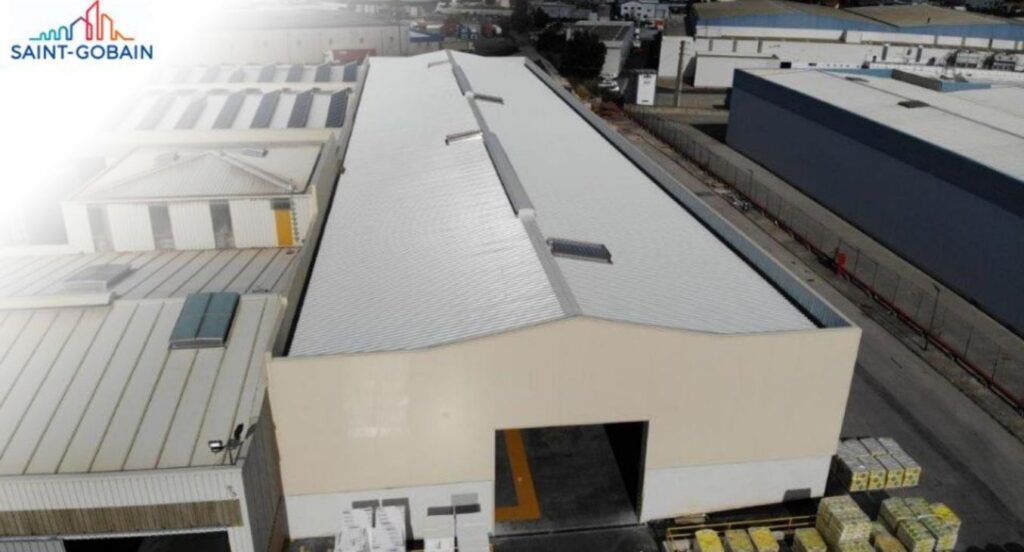 “Na produção de materiais, a aposta está na circularidade com a incorporação de matérias-primas recicladas e na optimização da economia de recursos como a água e as energias para a produção.” – Saint-Gobain