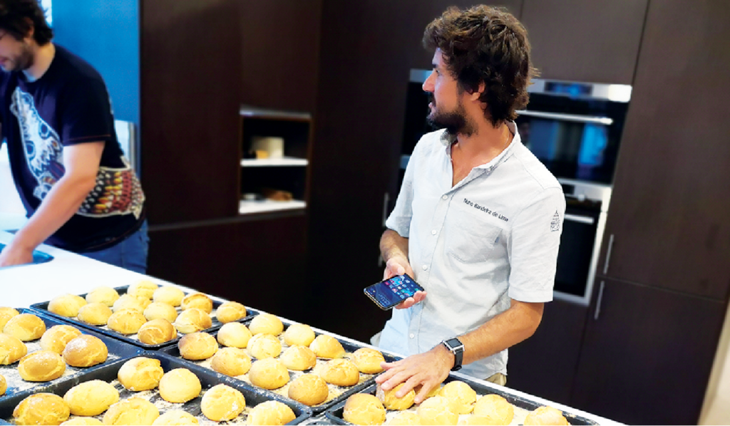 AEG promove ação solidária de fabrico e entrega de pão em Oeiras