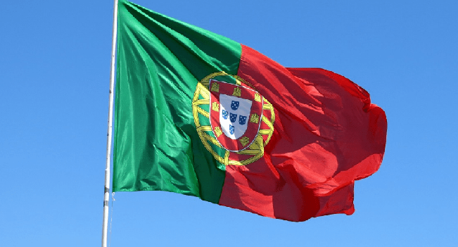 Rádios lançam movimento: uma bandeira em cada janela